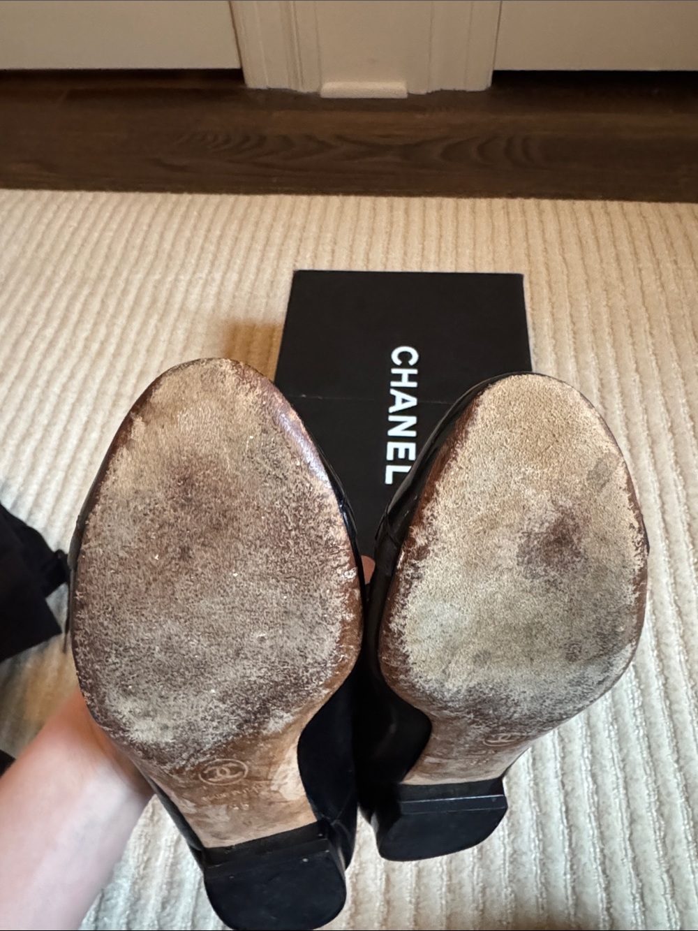 CHANEL Black Ballet Flats with Gold CC - Picture 7 of 10